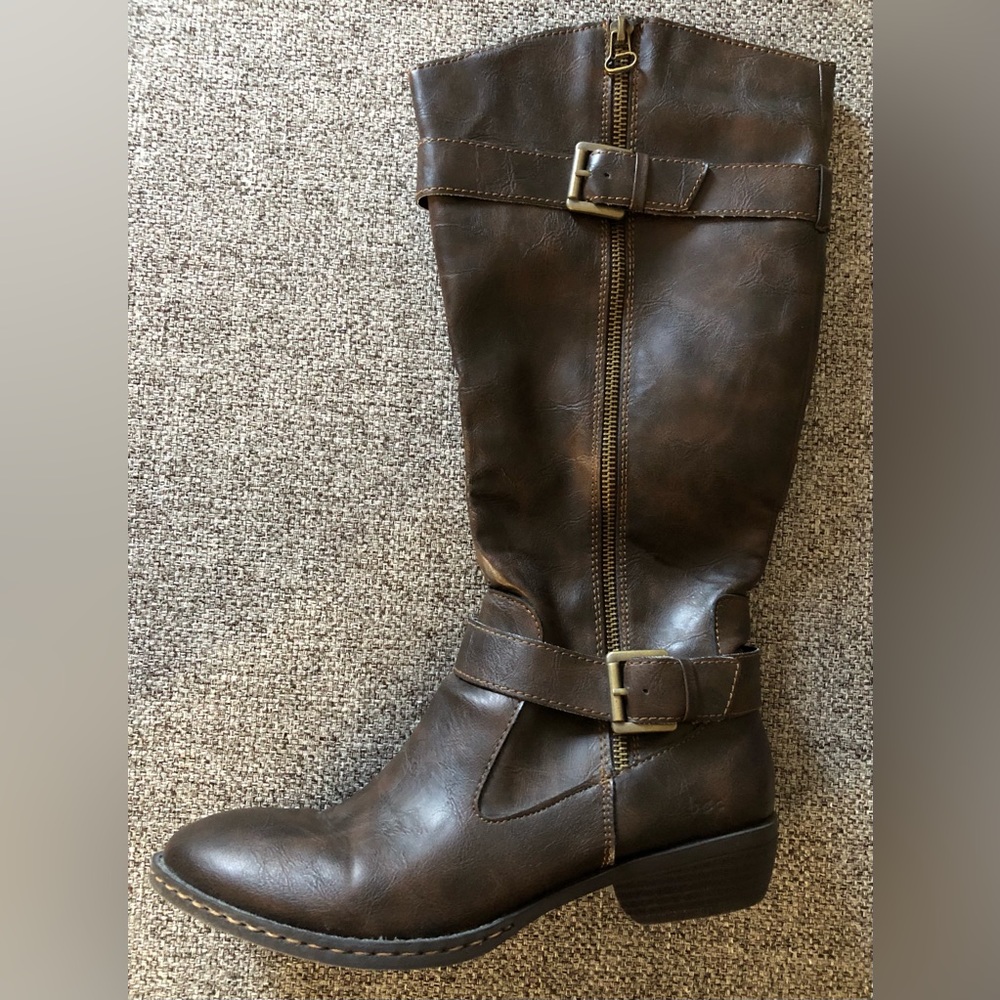 New Women’s Born brown boots - Size 8
